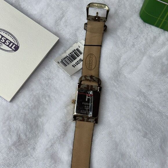 VTG Fossil F2 Gold Tone Rectangle Dial Date Indicator Crystal Accent Watch - Picture 8 of 14